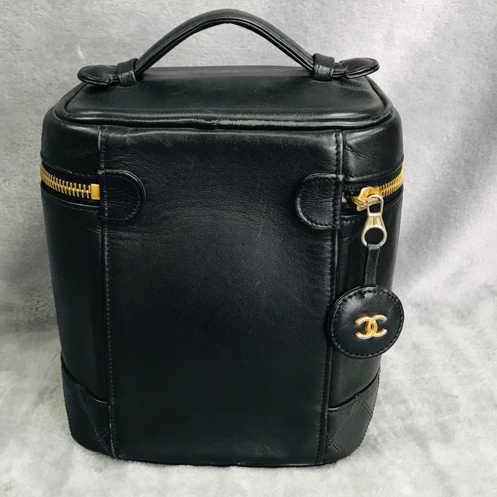CHANEL  LAMBSKIN VANITY  CASE VGC - Picture 2 of 8